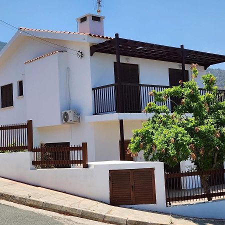 Seaclusion Vacation Villa Pomos Eksteriør bilde