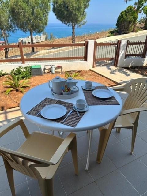 Seaclusion Vacation Villa Pomos Eksteriør bilde