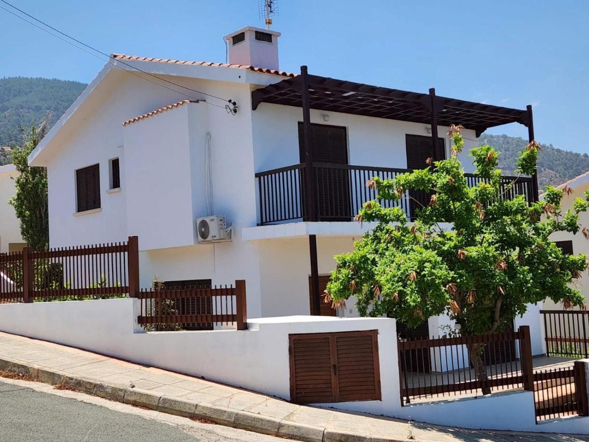 Seaclusion Vacation Villa Pomos Eksteriør bilde